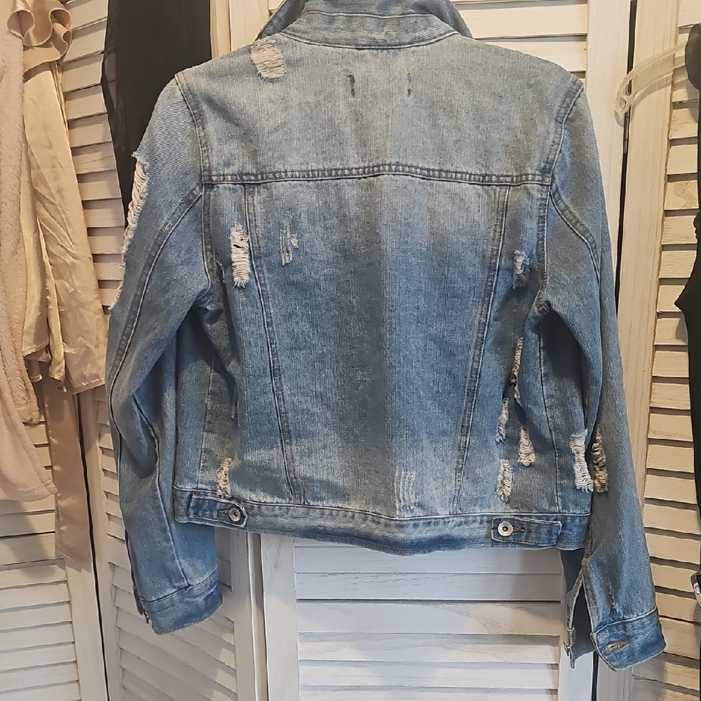Ci Sono Distressed Denim Jacket With Hand Pockets - Picture 4 of 5